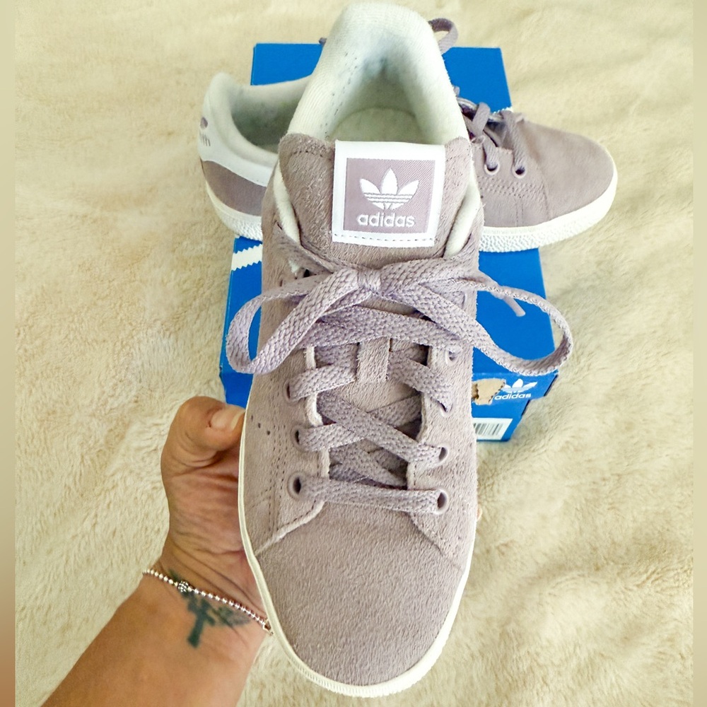 Adidas Stan Smith women’s Suede Sneakers in Light Purple